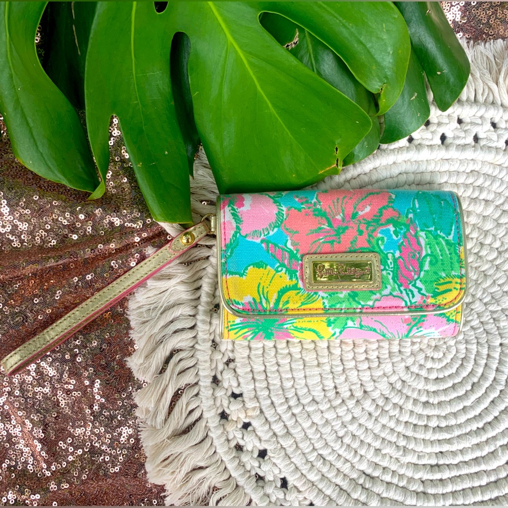 Lily Pulitzer It’s a Keeper Phone Wallet Wristlet Shorely Blue Big Flirt